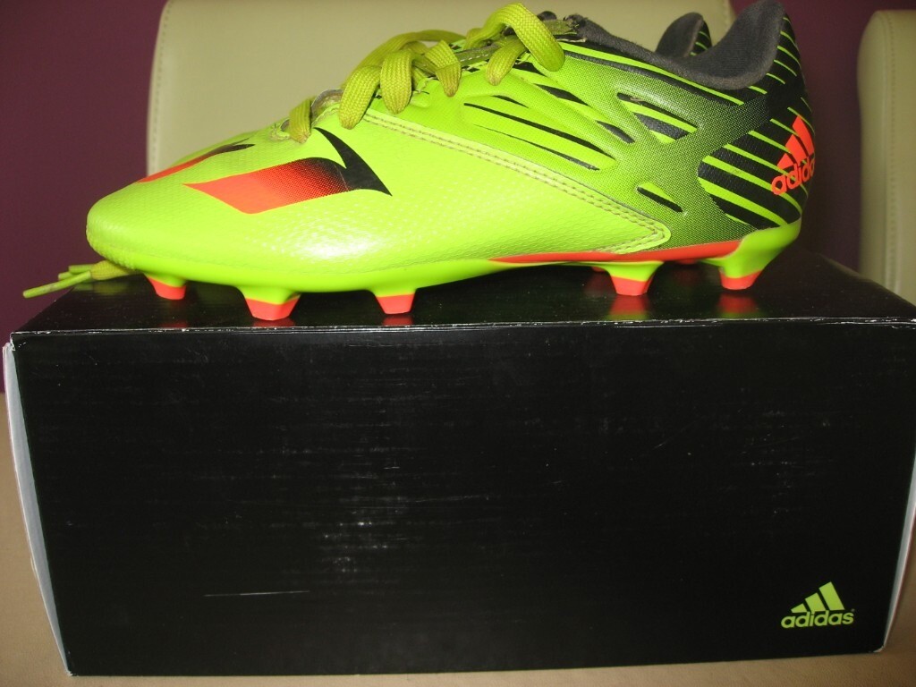 messi football boots size 3